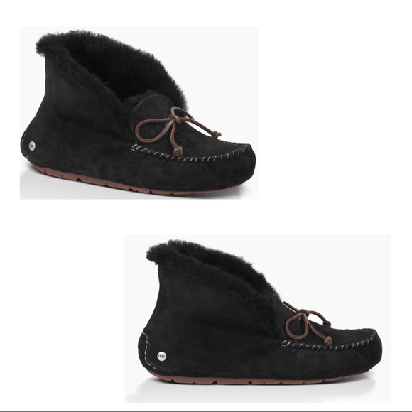 ❎SOLD UGG Alena Moccasin Black Slippers Sheepskin - Picture 7 of 8